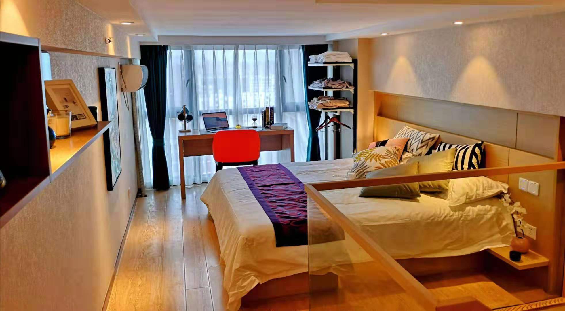 Bedrooms-Master Bedroom