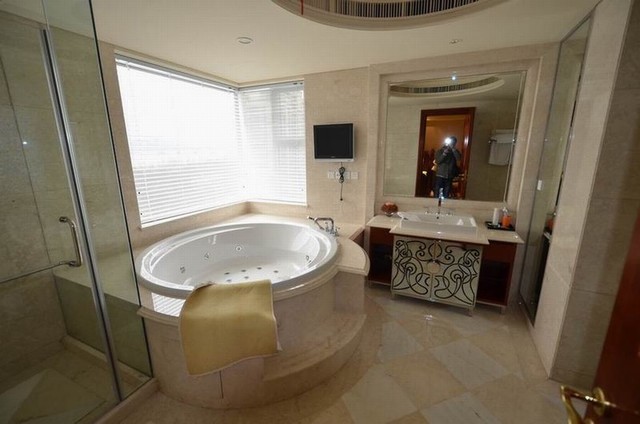Bathroom-Master Bathroom