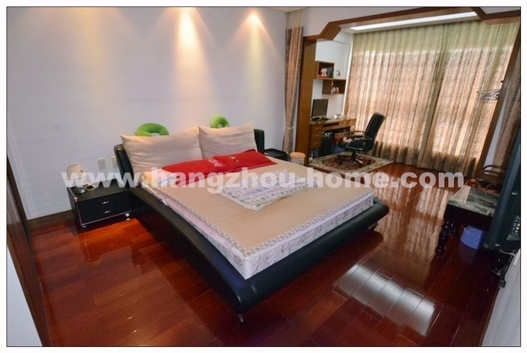 Bedrooms-Master Bedroom