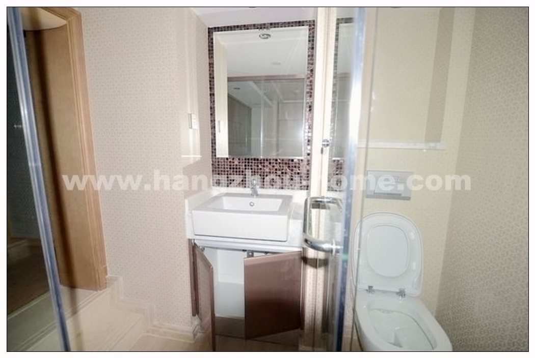 Bathrooms-Master Bathroom