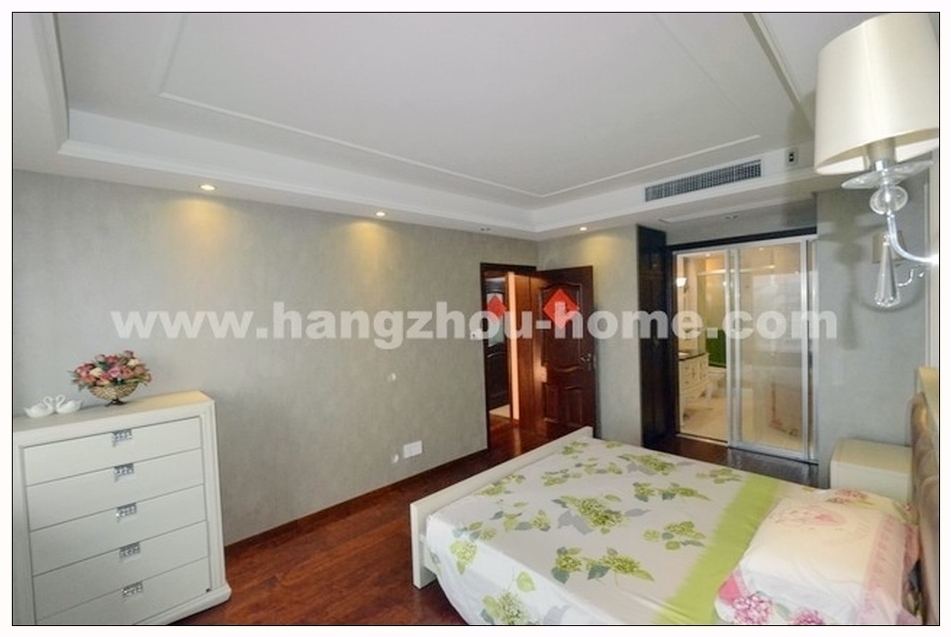 Bedrooms-Master Bedroom