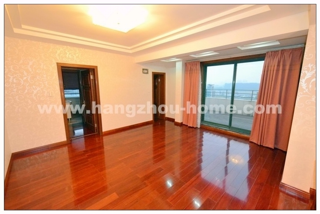 Bedrooms-Master Bedroom