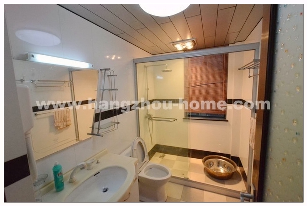 Bathrooms-Master Bathroom