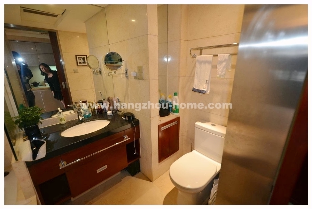 Bathrooms-Master Bathroom