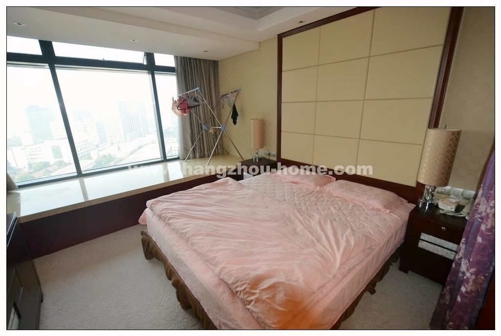 Bedrooms-Master Bedroom