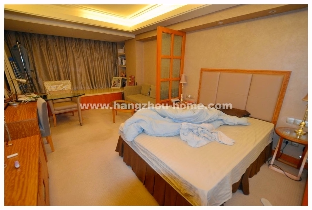 Bedrooms-Master Bedroom