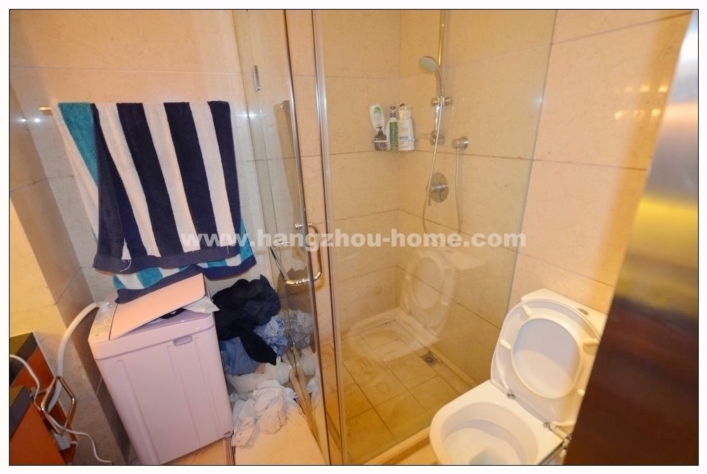 Bathrooms-Master Bathroom