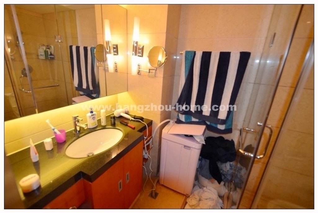 Bathrooms-Master Bathroom