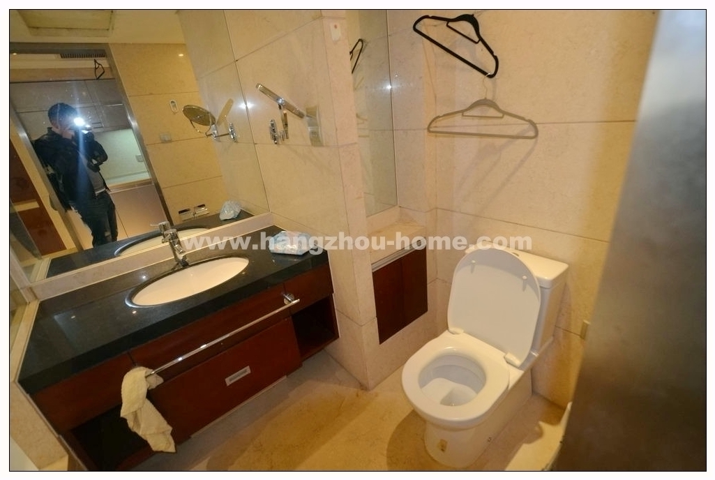 Bathrooms-Master Bathroom