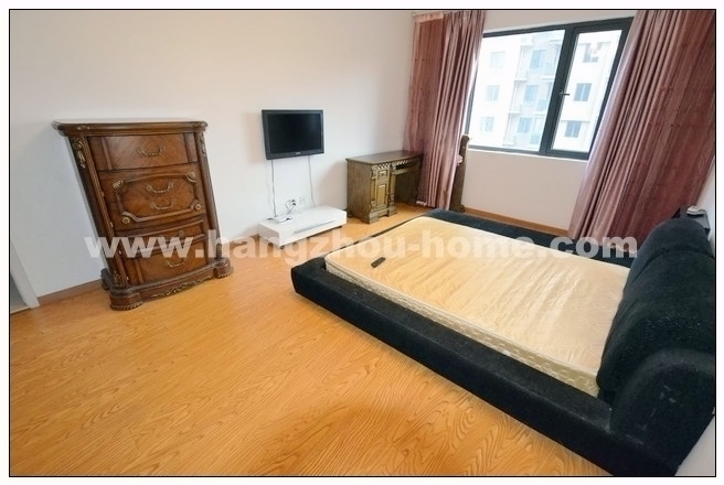 Bedrooms-Master Bedroom