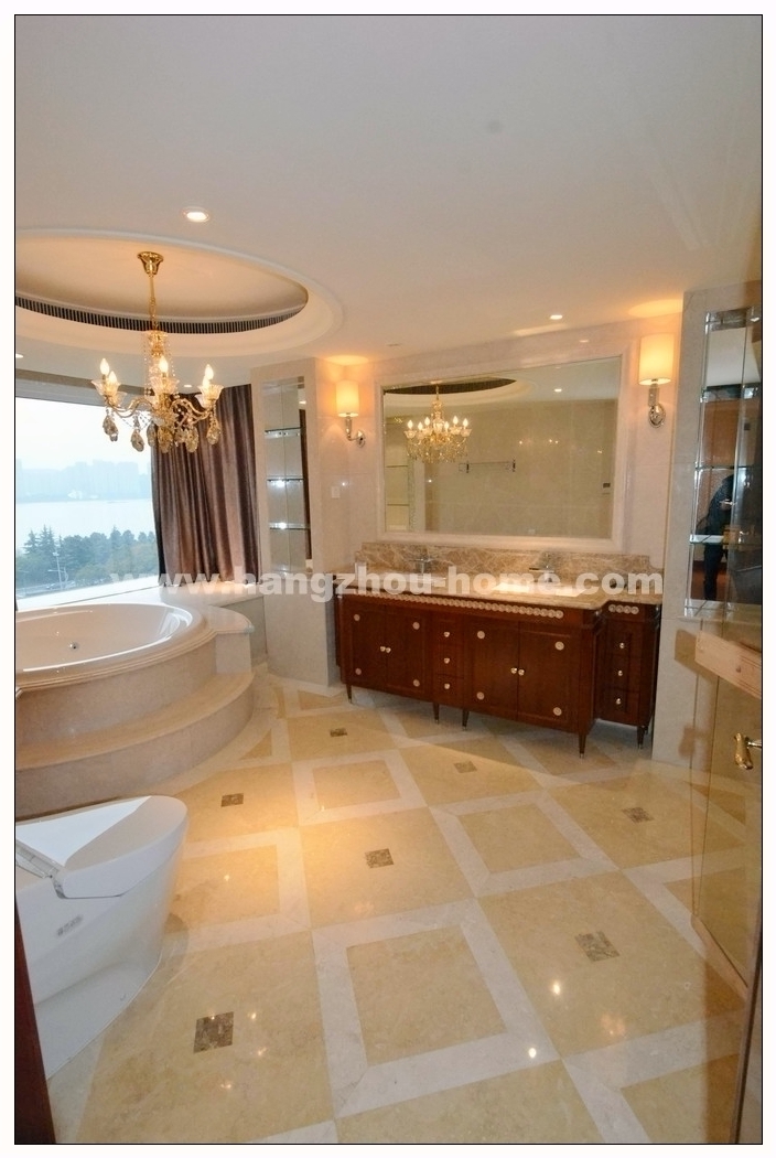 Bathrooms-Master Bathroom
