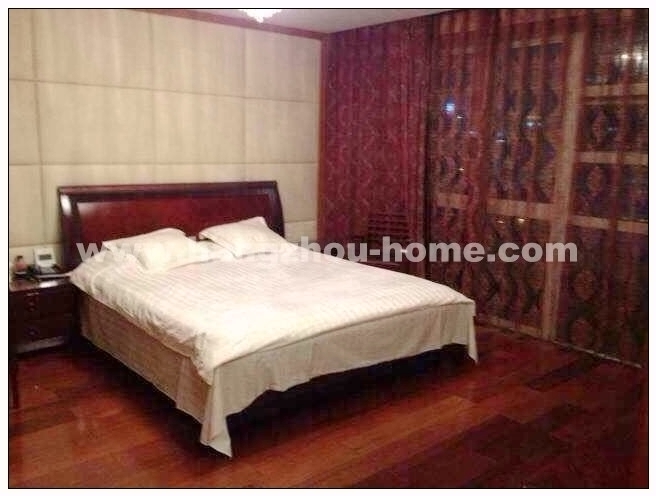 Bedrooms-Master Bedroom