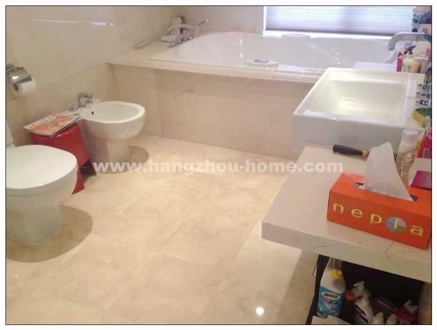 Bathrooms-Master Bathroom