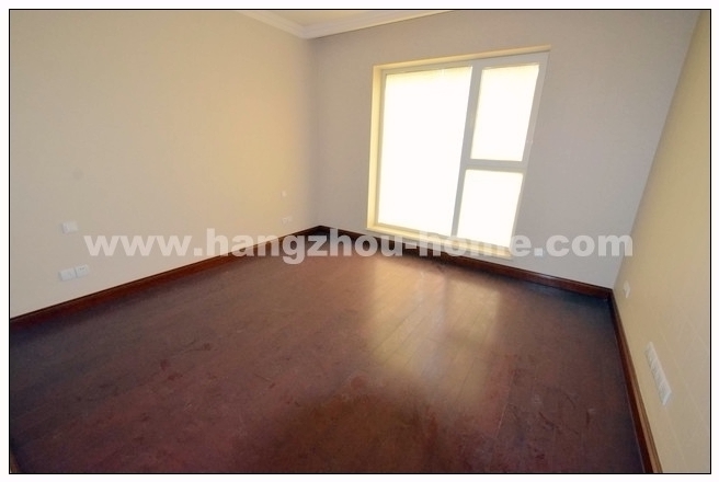 Bedrooms-Master Bedroom