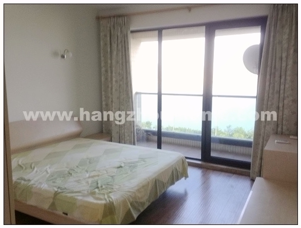 Bedrooms-Master Bedroom