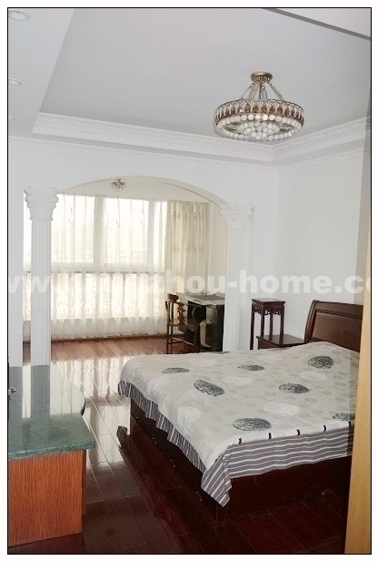 Bedrooms-Master Bedroom