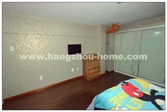 Bedrooms-Master Bedroom