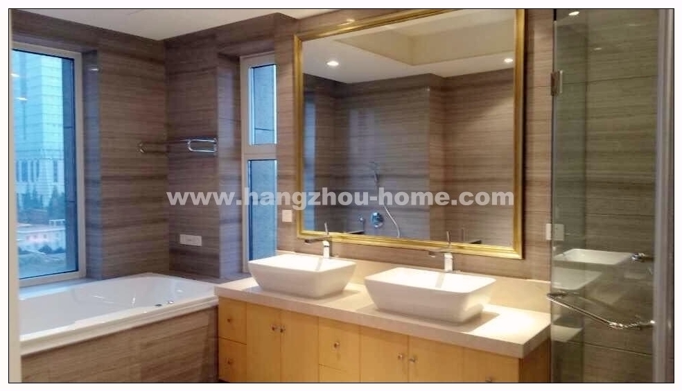 Bathrooms-Master Bathroom
