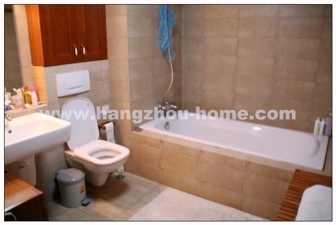 Bathrooms-Master Bathroom