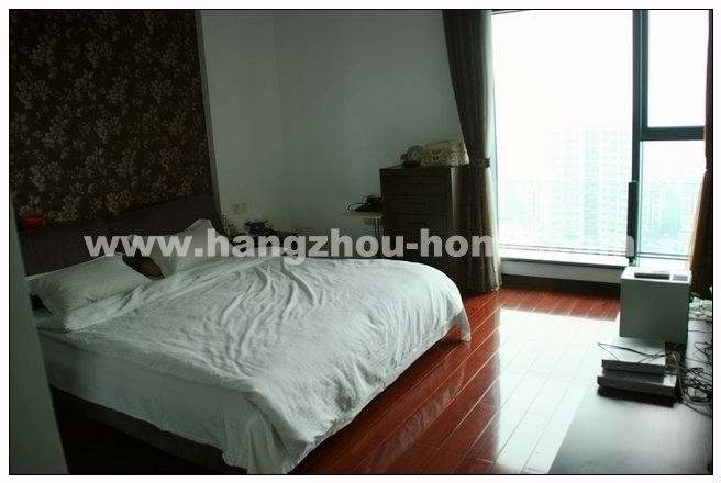 Bedrooms-Master Bedroom