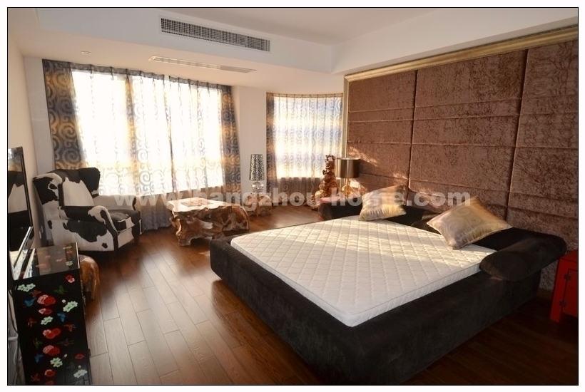 Bedrooms-Master Bedroom