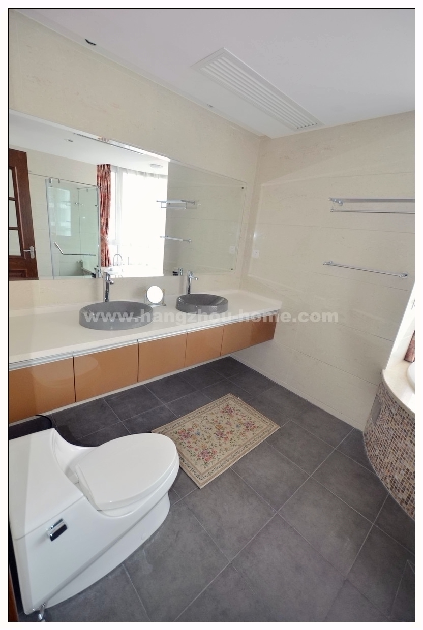 Bathrooms-Master Bathroom