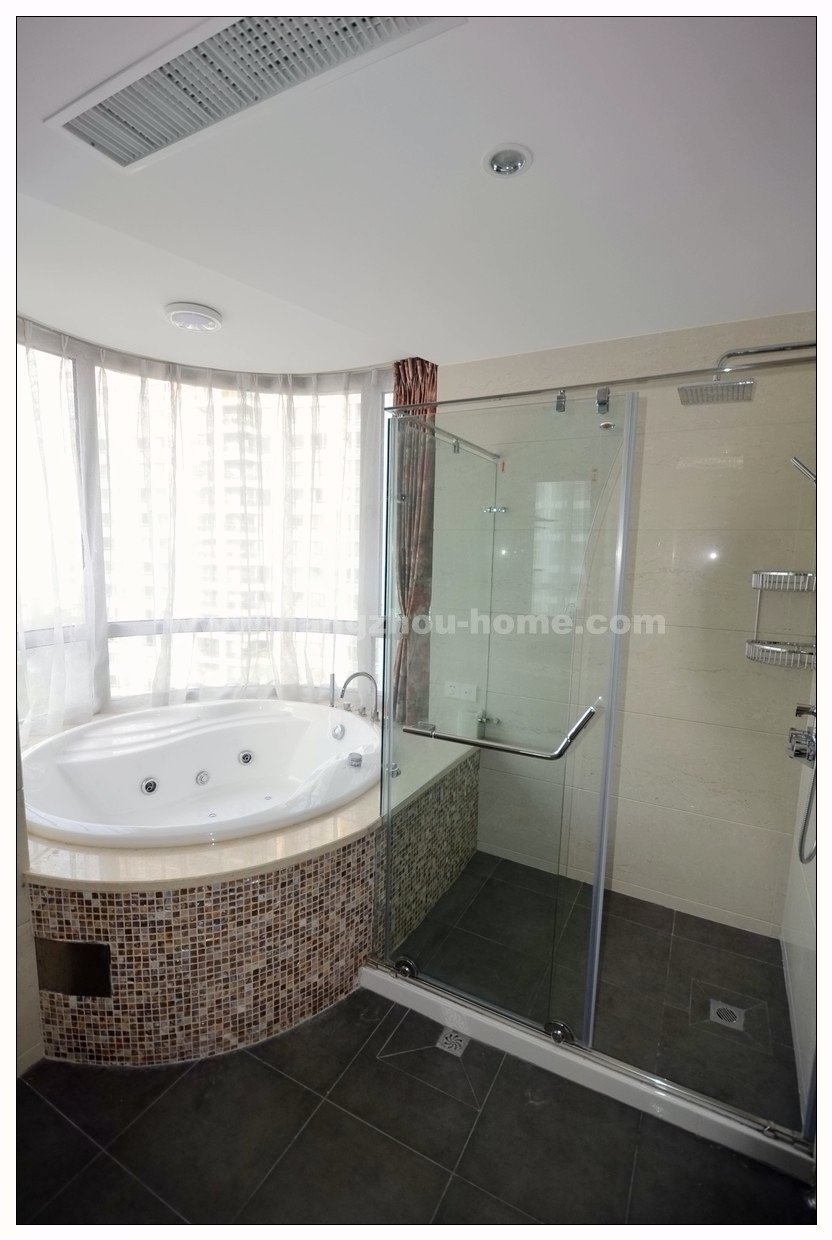 Bathrooms-Master Bathroom
