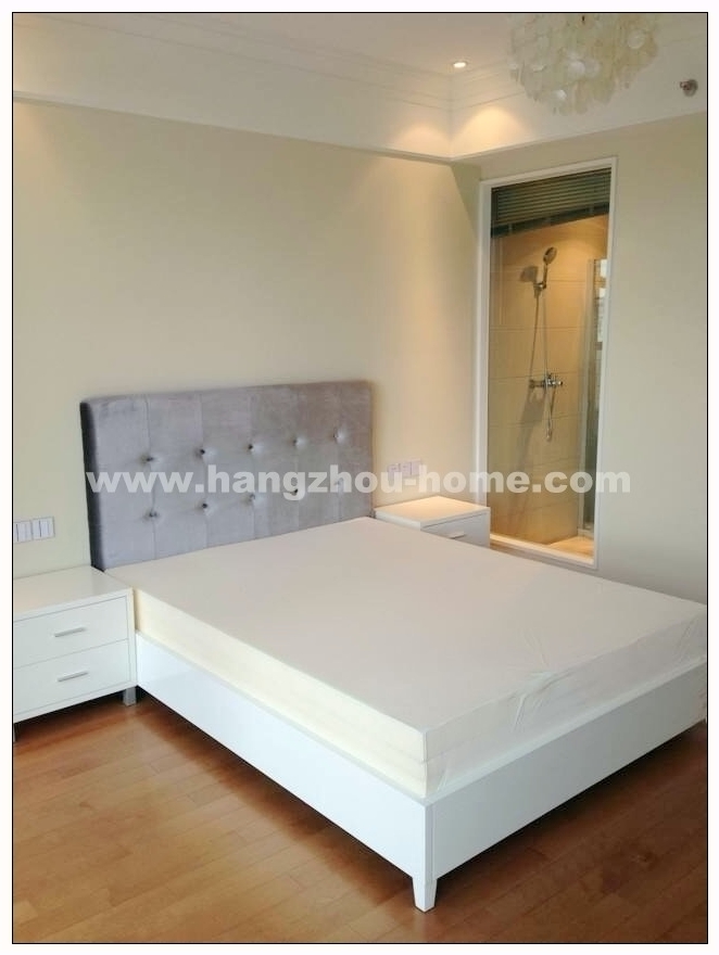 Bedrooms-Master Bedroom