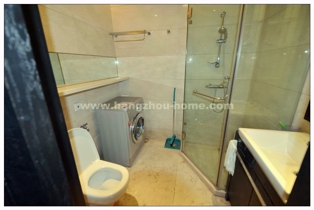 Bathrooms-Master Bathroom