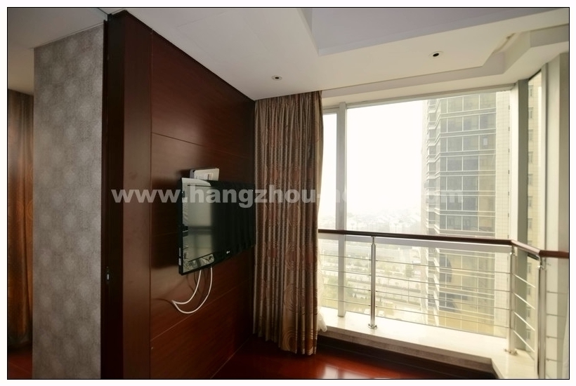 Bedrooms-Master Bedroom