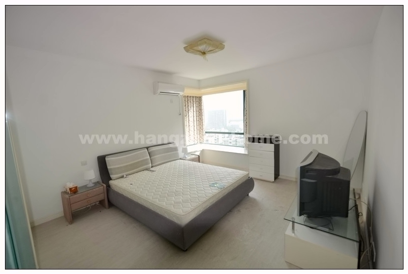 Bedrooms-Master Bedroom