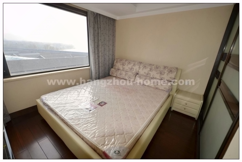 Bedrooms-Master Bedroom