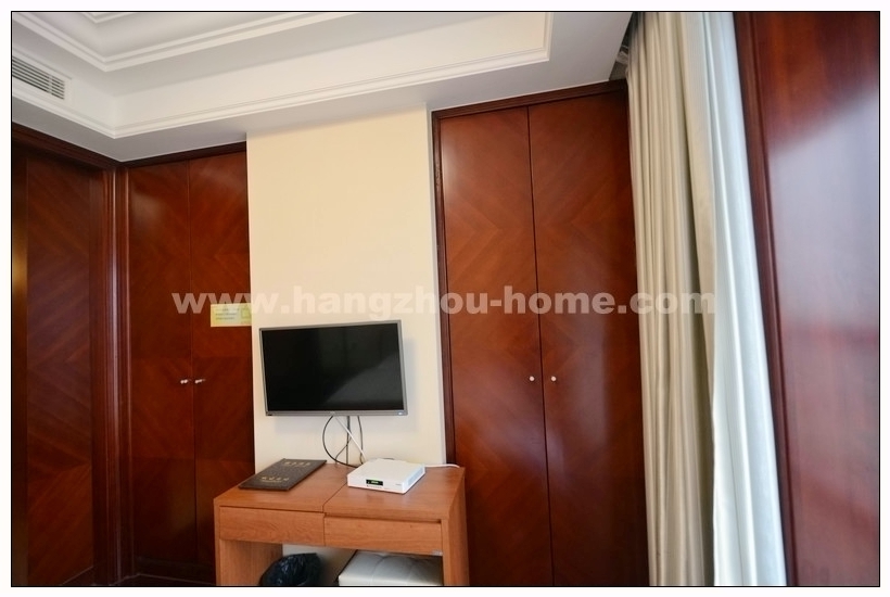 Bedrooms-Master Bedroom