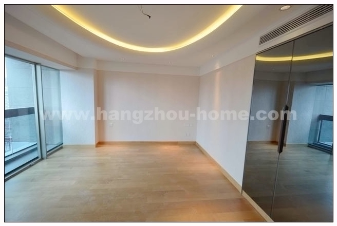 Bedrooms-Master Bedroom