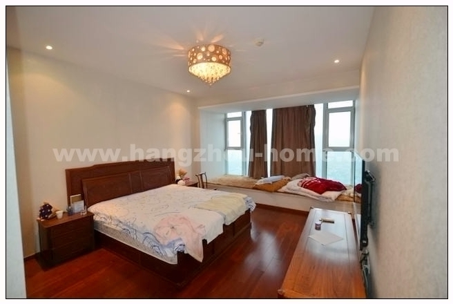 Bedrooms-Master Bedroom