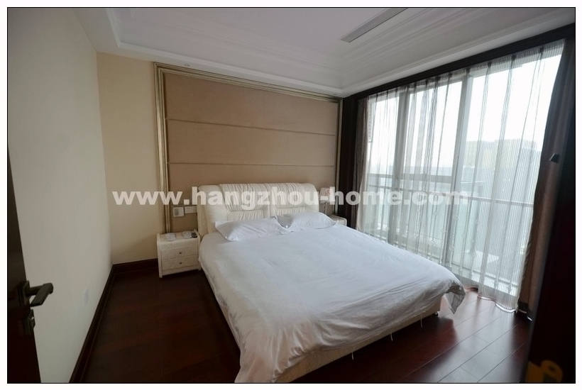 Bedrooms-Master Bedroom