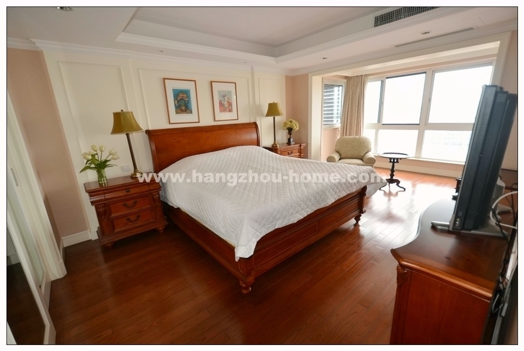 Bedrooms-Master Bedroom