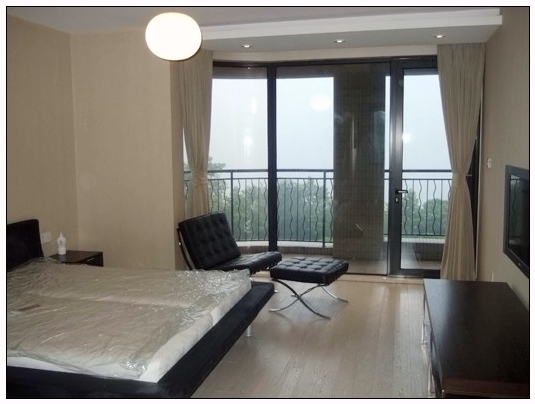 Bedrooms-Master Bedroom