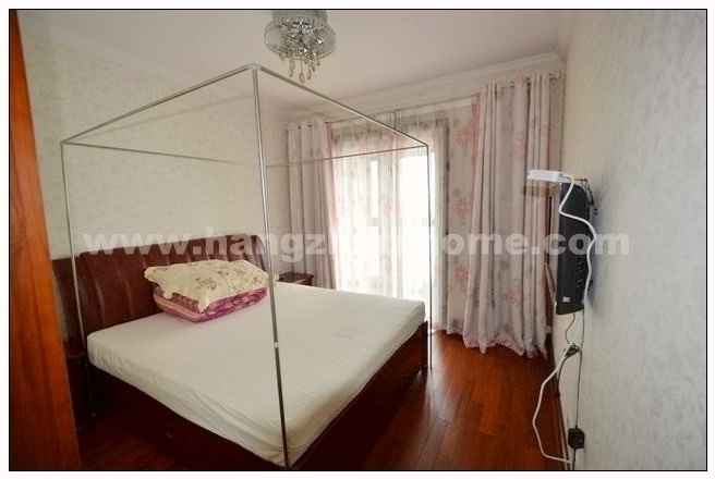 Bedrooms-Master Bedroom