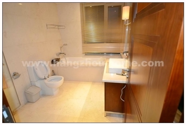 Bathrooms-Master Bathroom
