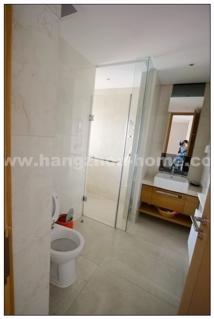Bathrooms-Master Bathroom