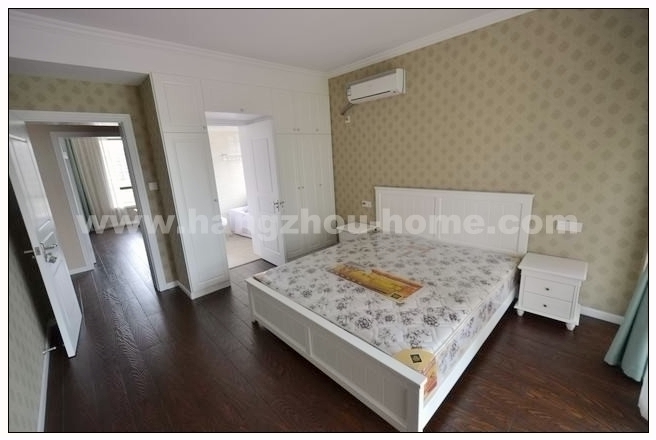 Bedrooms-Master Bedroom