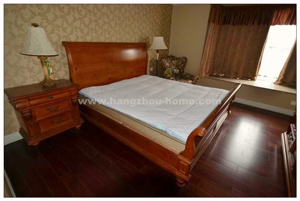 Bedrooms-Master Bedroom