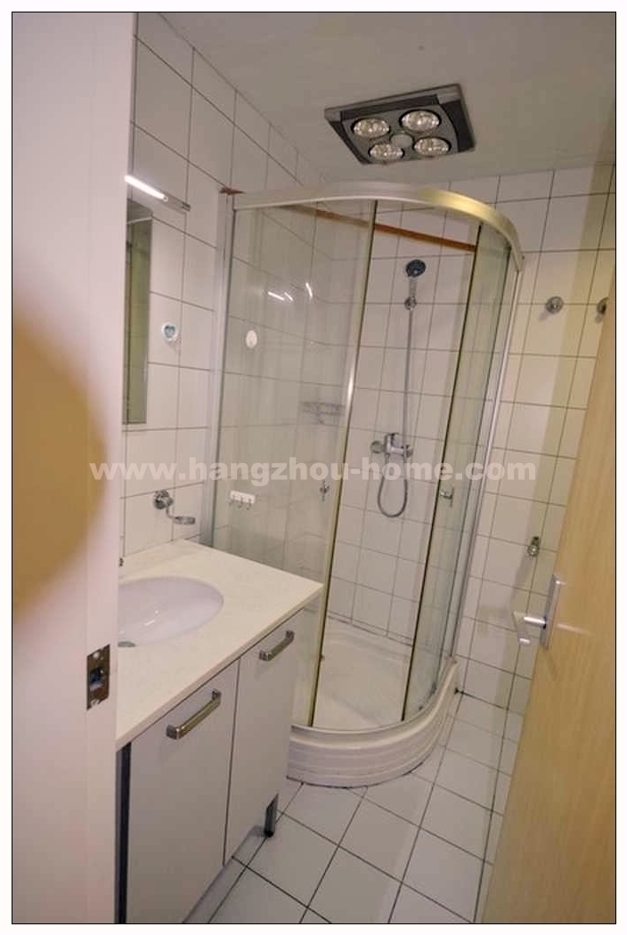 Bathrooms-Master Bathroom