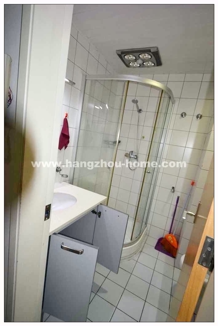 Bathrooms-Master Bathroom