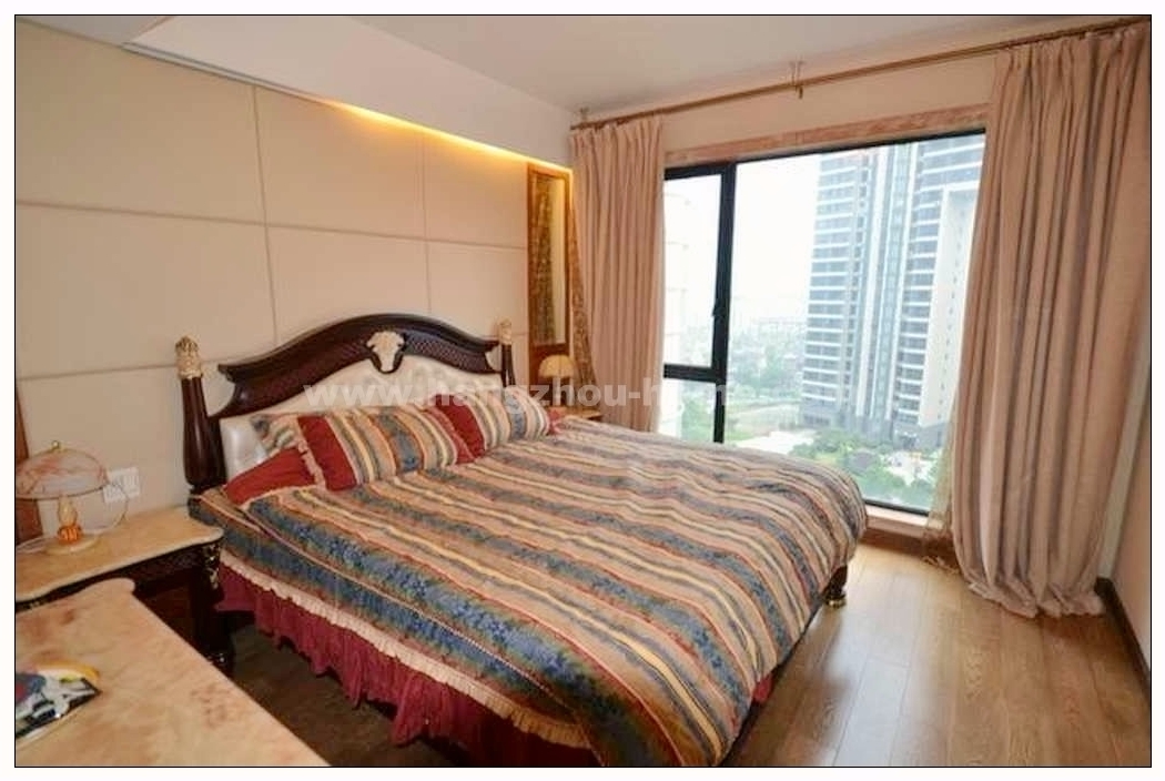 Bedrooms-Master Bedroom
