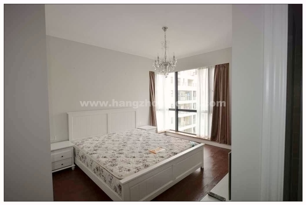 Bedrooms-Master Bedroom