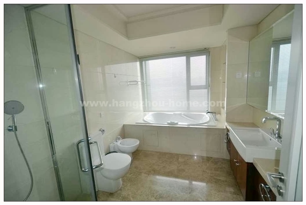 Bathrooms-Master Bathroom