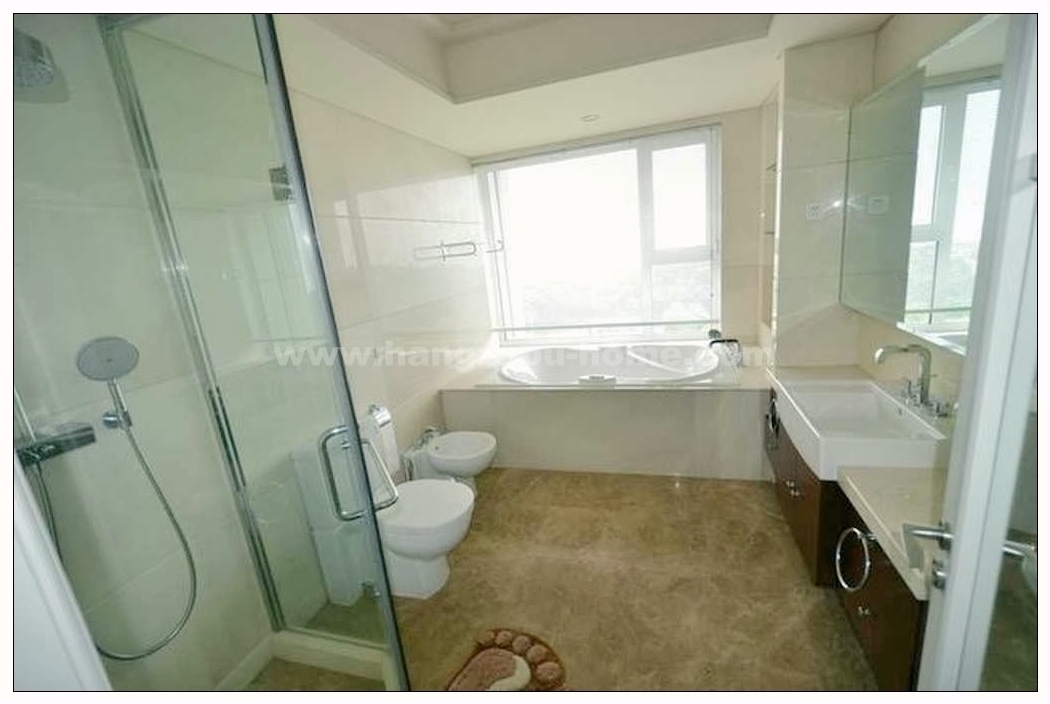 Bathrooms-Master Bathroom