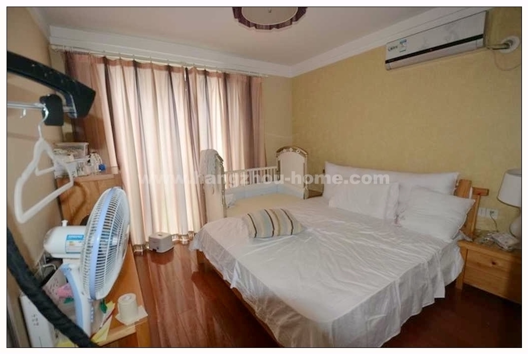 Bedrooms-Master Bedroom